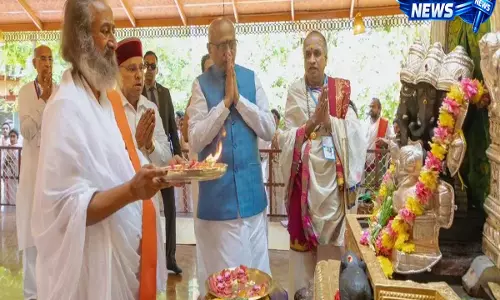 उपराष्ट्रपति ने 5 राष्ट्रीय पहलों की शुरुआत, आर्ट ऑफ़ लिविंग के 45 साल पूरे होने पर स्मारक डाक टिकट जारी