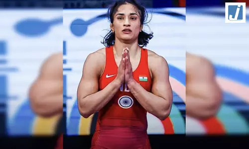 विनेश फोगाट को सुप्रीम कोर्ट से मिली बड़ी राहत, एशियन गेम्स के ट्रायल में ले सकेंगी हिस्सा विनेश फोगाट को सुप्रीम कोर्ट से मिली बड़ी राहत, एशियन गेम्स के ट्रायल में ले सकेंगी हिस्सा