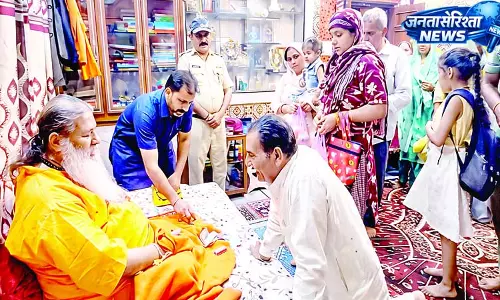एकादशी पर फूलों से महका कोटला कलां मंदिर