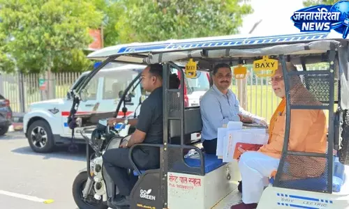 UP : ईंधन बचत का संदेश, मंत्री सुरेश खन्ना का अनोखा कदम चर्चा में UP : ईंधन बचत का संदेश, मंत्री सुरेश खन्ना का अनोखा कदम चर्चा में