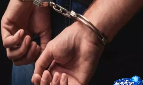Mizoram में म्यांमार सीमा के पास 9 किलो से अधिक मेथ टैबलेट बरामद, दो आरोपी गिरफ्तार Mizoram में म्यांमार सीमा के पास 9 किलो से अधिक मेथ टैबलेट बरामद, दो आरोपी गिरफ्तार