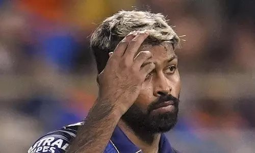 IPL में खराब प्रदर्शन के बाद हार्दिक पांड्या के मुंबई इंडियंस छोड़ने की अटकलें IPL में खराब प्रदर्शन के बाद हार्दिक पांड्या के मुंबई इंडियंस छोड़ने की अटकलें