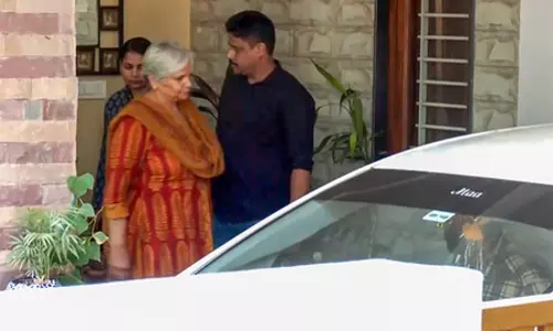ट्विशा शर्मा मामला: गिरिबाला सिंह और समर्थ को पांच दिन की सीबीआई हिरासत में भेजा गया ट्विशा शर्मा मामला: गिरिबाला सिंह और समर्थ को पांच दिन की सीबीआई हिरासत में भेजा गया