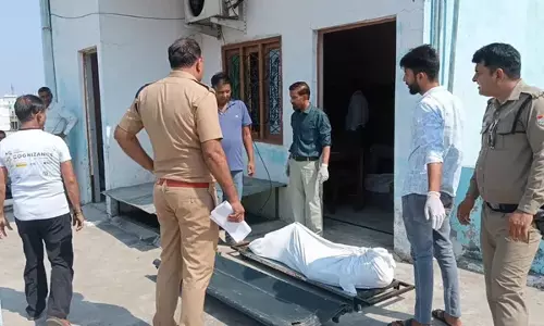 Uttarakhand : होटल के कमरे में युवक-युवती के शव मिलने से सनसनी Uttarakhand : होटल के कमरे में युवक-युवती के शव मिलने से सनसनी