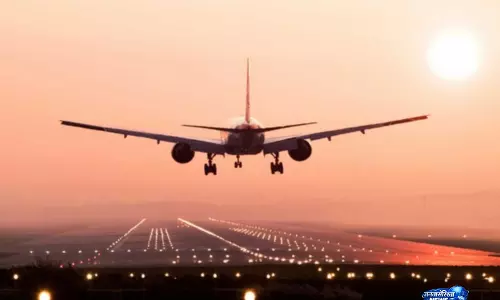 पश्चिम एशिया में तनाव के कारण अप्रैल में हवाई यात्रियों की मांग में 3.4% की गिरावट: IATA पश्चिम एशिया में तनाव के कारण अप्रैल में हवाई यात्रियों की मांग में 3.4% की गिरावट: IATA
