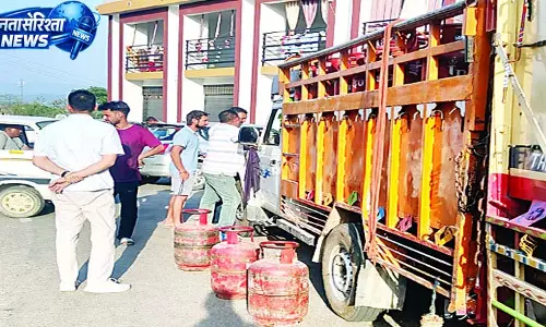 घरेलू गैस की सप्लाई सामान्य घरेलू गैस की सप्लाई सामान्य