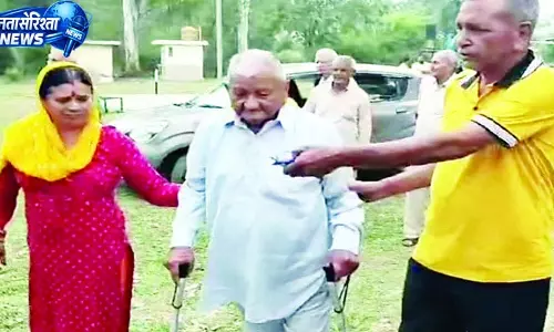 बुजुर्गों के जज्बे ने बढ़ाया मतदान का मान बुजुर्गों के जज्बे ने बढ़ाया मतदान का मान