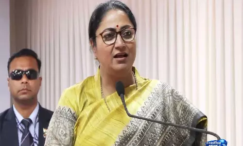 रोहिणी सब-रजिस्ट्रार कार्यालय में अव्यवस्था पर दिल्ली CM रेखा गुप्ता की नाराज़गी रोहिणी सब-रजिस्ट्रार कार्यालय में अव्यवस्था पर दिल्ली CM रेखा गुप्ता की नाराज़गी