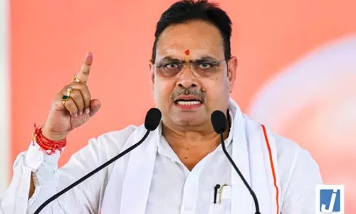 राजस्थान सरकार ने भ्रष्टाचार पर कसा शिकंजा, 103 अधिकारी निलंबित, छह बर्खास्त राजस्थान सरकार ने भ्रष्टाचार पर कसा शिकंजा, 103 अधिकारी निलंबित, छह बर्खास्त
