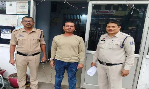 ऑनलाइन क्रिकेट सट्टा संचालित करने वाला सटोरिया गिरफ्तार