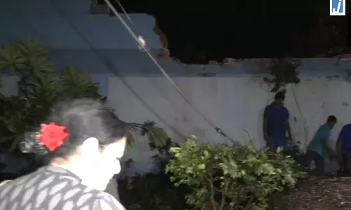 BREAKING: भारी बारिश और तूफान का कहर, पेड़ और दीवार गिरने से 7 की मौत