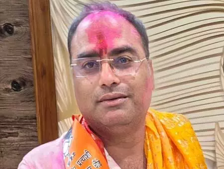 बीजेपी पार्षद सचिन मेघानी के खिलाफ महापौर मीनल चौबे को मिली शिकायत बीजेपी पार्षद सचिन मेघानी के खिलाफ महापौर मीनल चौबे को मिली शिकायत