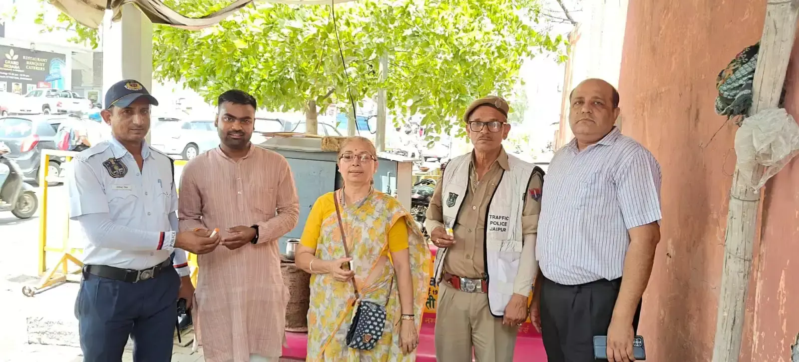 Jaipur: भीषण गर्मी के बीच पुलिसकर्मियों के लिए राहत पहल Jaipur: भीषण गर्मी के बीच पुलिसकर्मियों के लिए राहत पहल