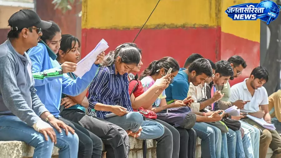 NEET विवाद के बीच तमिलनाडु में इंजीनियरिंग की ओर बढ़ा रुझान NEET विवाद के बीच तमिलनाडु में इंजीनियरिंग की ओर बढ़ा रुझान