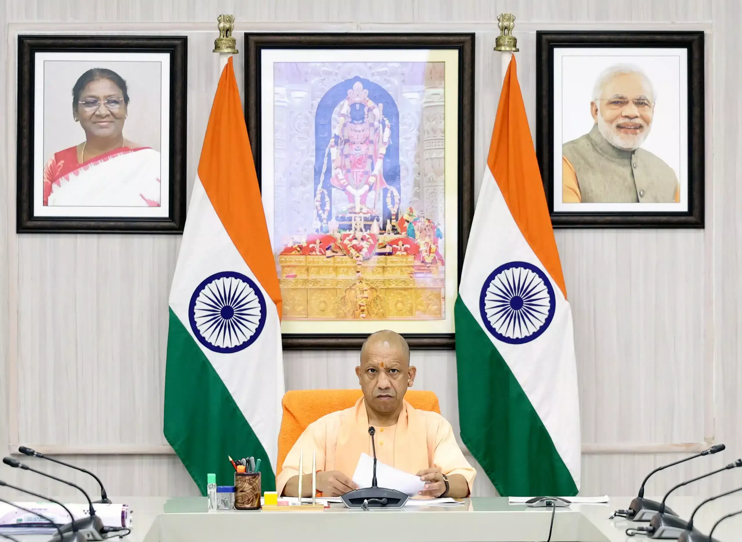 Lucknow: हमीरपुर हादसे पर मुख्यमंत्री योगी आदित्यनाथ ने किया मुआवजे का ऐलान Lucknow: हमीरपुर हादसे पर मुख्यमंत्री योगी आदित्यनाथ ने किया मुआवजे का ऐलान