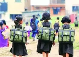 Udhampur: डीआईजी ने पर्यटकों और व्यापारियों से की बातचीत Udhampur: डीआईजी ने पर्यटकों और व्यापारियों से की बातचीत