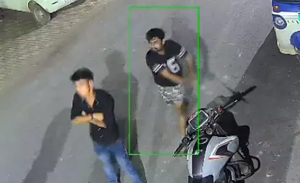 कार से डंडा निकाला और पीछे से युवक पर किया हमला, इंद्रप्रस्थ कॉलोनी में वारदात कार से डंडा निकाला और पीछे से युवक पर किया हमला, इंद्रप्रस्थ कॉलोनी में वारदात