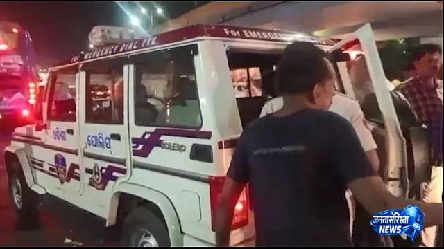 Bhubaneswar में लोगों ने मोबाइल छीनने वाले को काबू किया, 19 फोन ज़ब्त Bhubaneswar में लोगों ने मोबाइल छीनने वाले को काबू किया, 19 फोन ज़ब्त