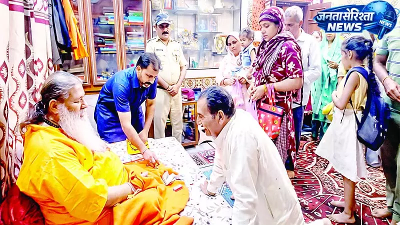 एकादशी पर फूलों से महका कोटला कलां मंदिर एकादशी पर फूलों से महका कोटला कलां मंदिर