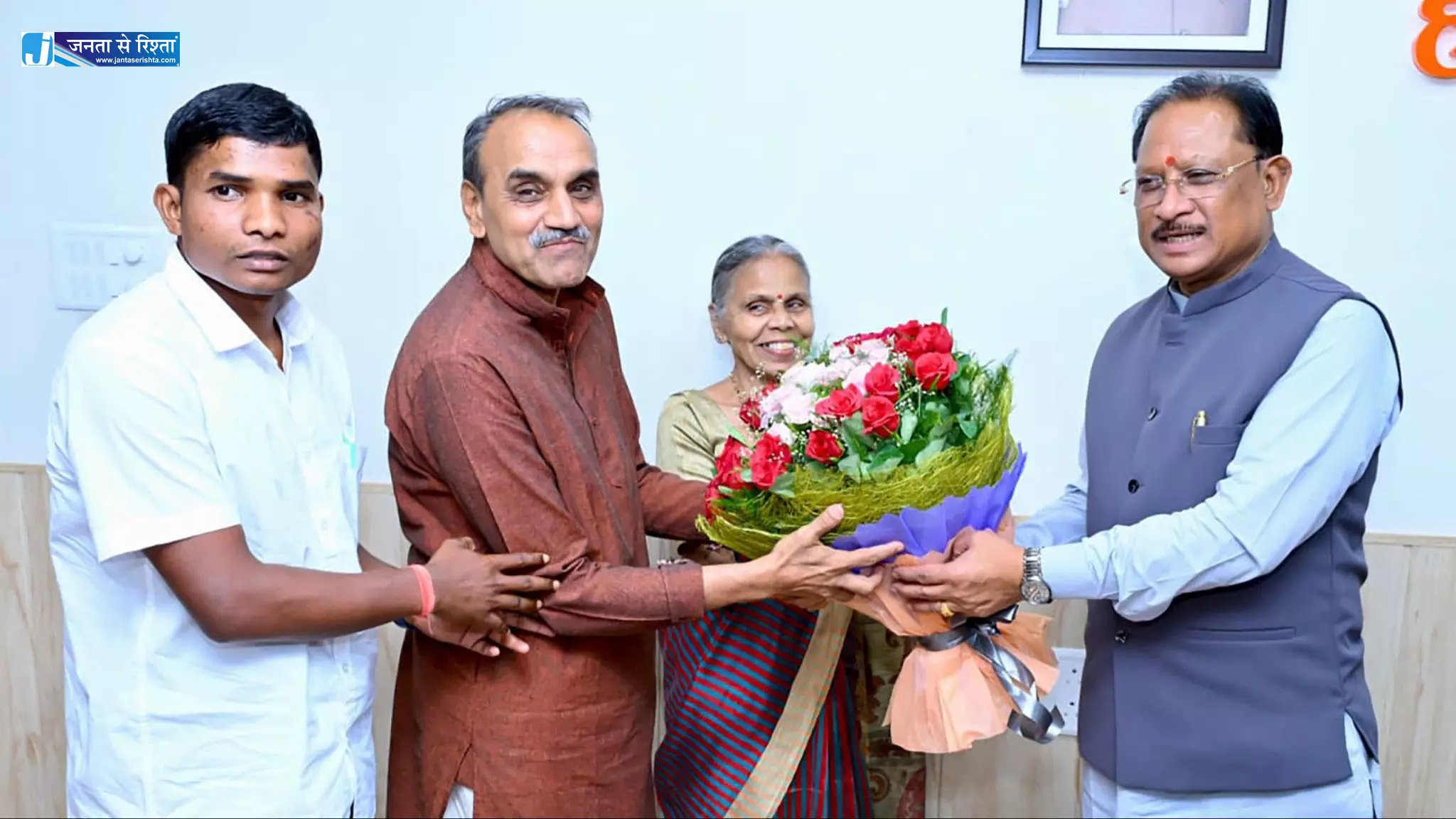 CM साय से पद्मश्री सम्मानित डॉ सुनीता गोडबोले और डॉ रामचंद्र गोडबोले ने की मुलाकात CM साय से पद्मश्री सम्मानित डॉ सुनीता गोडबोले और डॉ रामचंद्र गोडबोले ने की मुलाकात