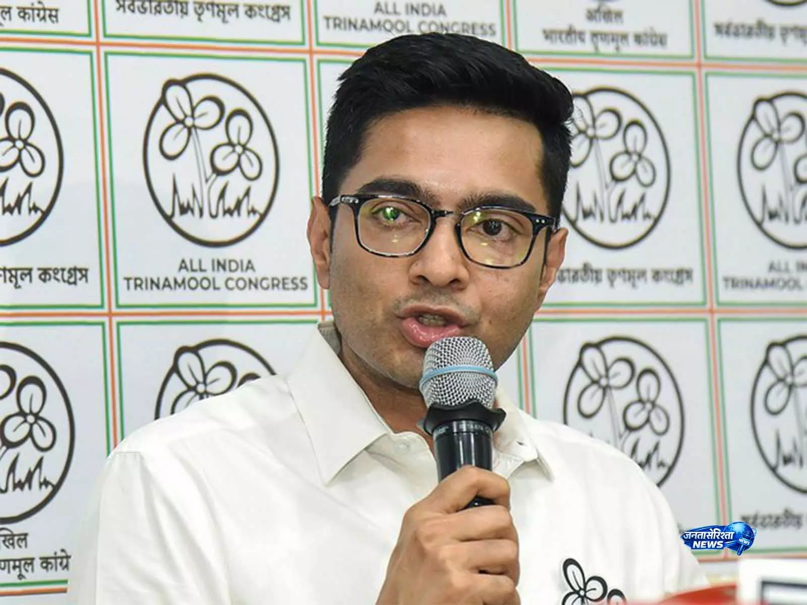 अभिषेक बनर्जी 30 May से चुनाव बाद हुई हिंसा के पीड़ितों के परिवारों से मिलेंगे अभिषेक बनर्जी 30 May से चुनाव बाद हुई हिंसा के पीड़ितों के परिवारों से मिलेंगे