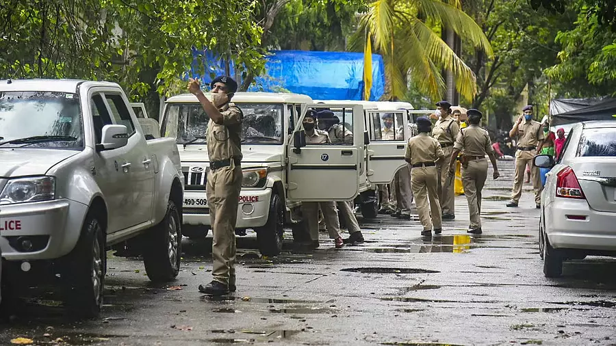 एंटीलिया बम केस में पूर्व IPS प्रदीप शर्मा को सुप्रीम कोर्ट से राहत नहीं एंटीलिया बम केस में पूर्व IPS प्रदीप शर्मा को सुप्रीम कोर्ट से राहत नहीं