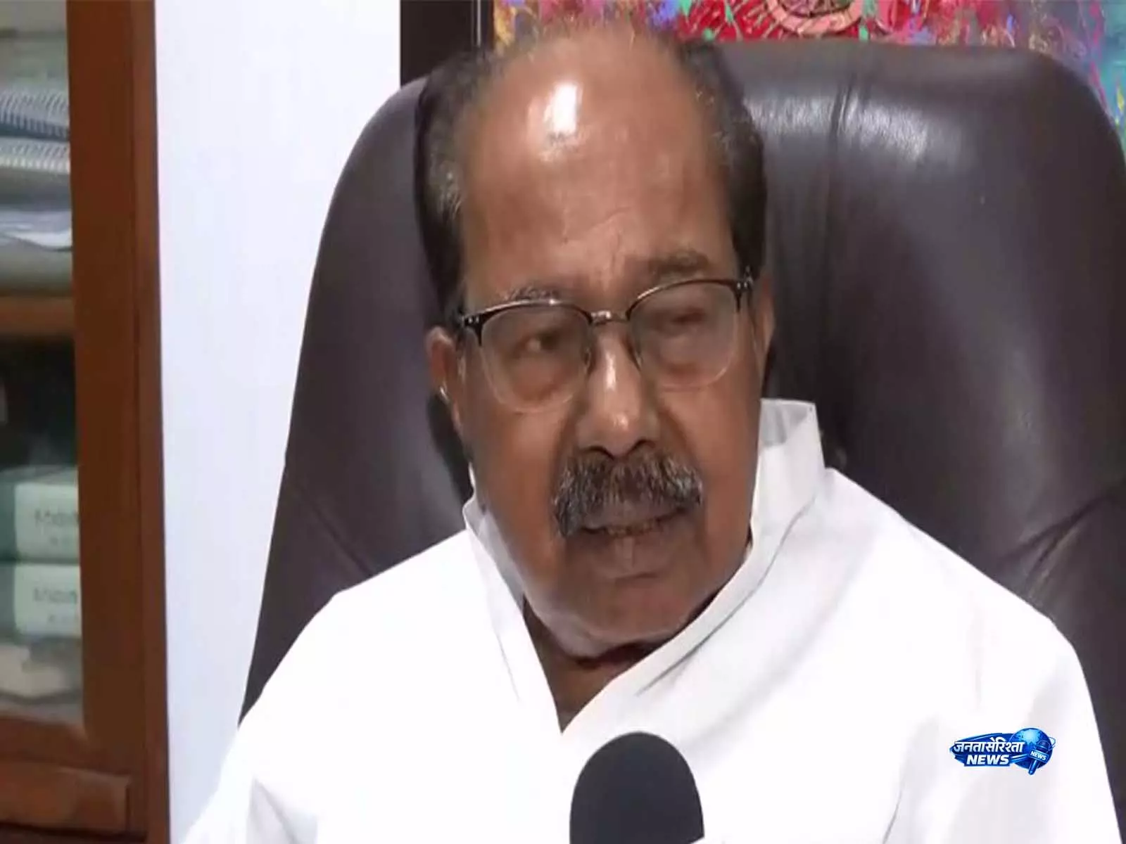 ढाई साल बाद नेतृत्व परिवर्तन पहले से तय था: Siddaramaiah के इस्तीफ़े पर वरिष्ठ कांग्रेस नेता वीरप्पा मोइली ढाई साल बाद नेतृत्व परिवर्तन पहले से तय था: Siddaramaiah के इस्तीफ़े पर वरिष्ठ कांग्रेस नेता वीरप्पा मोइली