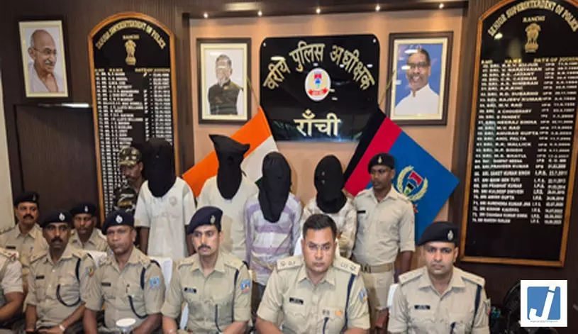 साइबर अपराधियों के गिरोह का भंडाफोड़, पांच गिरफ्तार साइबर अपराधियों के गिरोह का भंडाफोड़, पांच गिरफ्तार