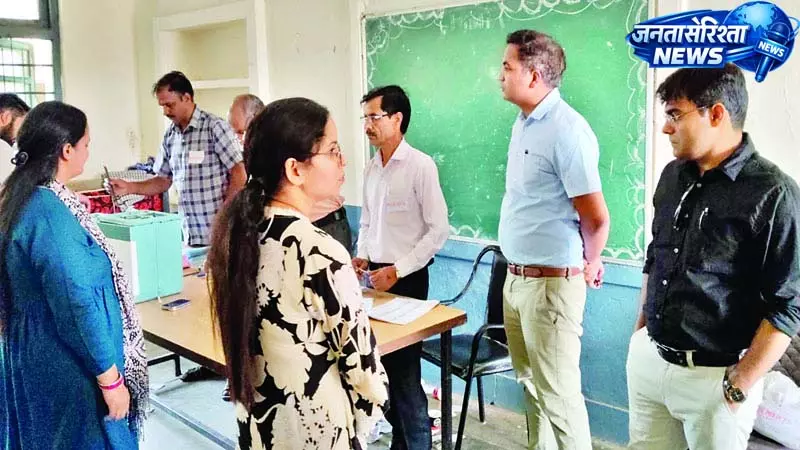 दूसरे चरण में 78.95 वोटिंग, 85 हजार से ज्यादा मतदाताओं ने चुनी गांवों की सरकार दूसरे चरण में 78.95 वोटिंग, 85 हजार से ज्यादा मतदाताओं ने चुनी गांवों की सरकार
