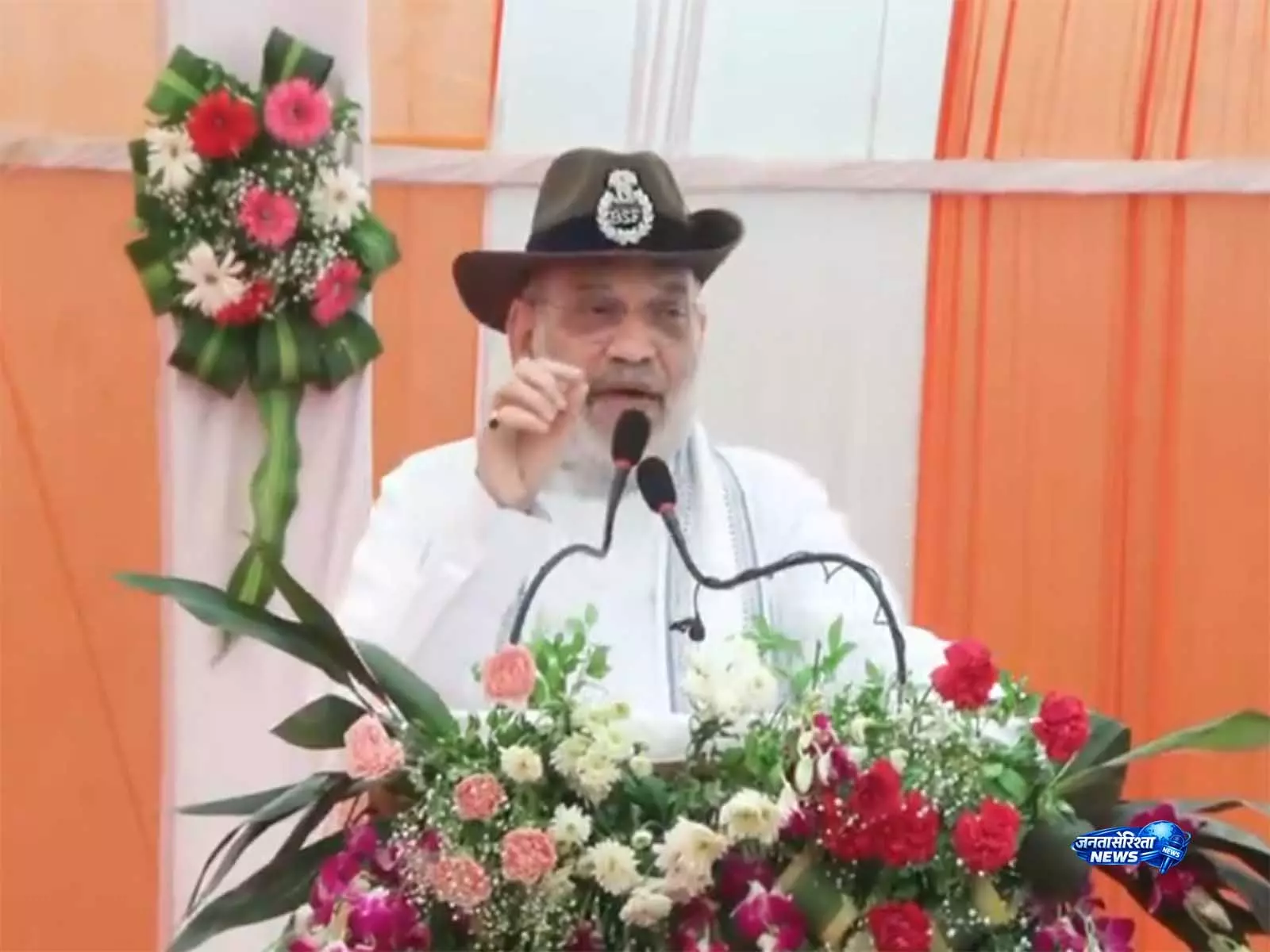 अमित शाह ने भुज में G-7 बॉर्डर आउटपोस्ट का किया उद्घाटन अमित शाह ने भुज में G-7 बॉर्डर आउटपोस्ट का किया उद्घाटन