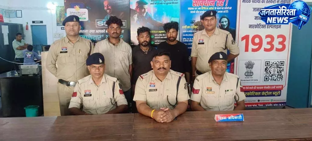 कोयला हेराफेरी का बड़ा खुलासा, सप्लाई करने वाले तीन ट्रक ड्राइवर गिरफ्तार कोयला हेराफेरी का बड़ा खुलासा, सप्लाई करने वाले तीन ट्रक ड्राइवर गिरफ्तार