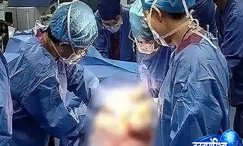 मां बनने वाली महिला ने दिखाई बड़ी संवेदनशीलता, ऑपरेशन रूम छोड़कर बचाई दूसरी मां की जान मां बनने वाली महिला ने दिखाई बड़ी संवेदनशीलता, ऑपरेशन रूम छोड़कर बचाई दूसरी मां की जान