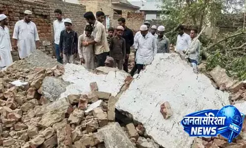Nuh में आंधी-तूफान से दीवार गिरने से 2 बच्चों की मौत, 4 घायल Nuh में आंधी-तूफान से दीवार गिरने से 2 बच्चों की मौत, 4 घायल