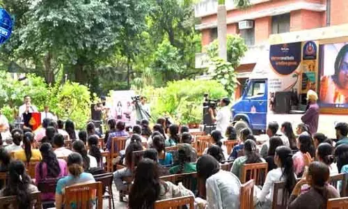 Delhi पुलिस ने YWCA में सुरक्षा और कानूनी जागरूकता कार्यक्रम आयोजित किया Delhi पुलिस ने YWCA में सुरक्षा और कानूनी जागरूकता कार्यक्रम आयोजित किया