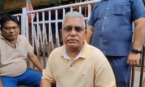 घुसपैठ और अवैध कब्जों पर कार्रवाई से ही बंगाल में आएगी शांति : दिलीप घोष घुसपैठ और अवैध कब्जों पर कार्रवाई से ही बंगाल में आएगी शांति : दिलीप घोष