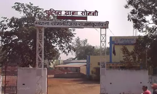महिला कांस्टेबल ने थाने में किशोरी के साथ किया जुल्म, थाना प्रभारी लाईन अटैच महिला कांस्टेबल ने थाने में किशोरी के साथ किया जुल्म, थाना प्रभारी लाईन अटैच
