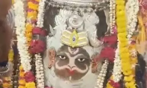 महाकाल की भस्म आरती में दिखा जटाधारी स्वरूप, मखाने की माला से हुआ विशेष श्रृंगार महाकाल की भस्म आरती में दिखा जटाधारी स्वरूप, मखाने की माला से हुआ विशेष श्रृंगार