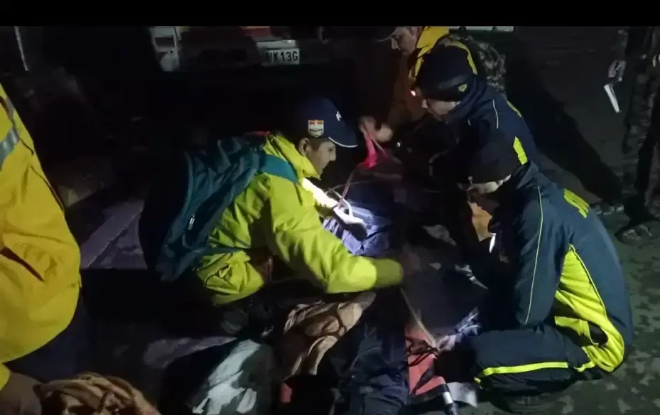 Rudraprayag: तुंगनाथ-चंद्रशिला में खराब मौसम के बीच हादसा, ट्रेकिंग के दौरान बिजली गिरने से युवक की मौत Rudraprayag: तुंगनाथ-चंद्रशिला में खराब मौसम के बीच हादसा, ट्रेकिंग के दौरान बिजली गिरने से युवक की मौत