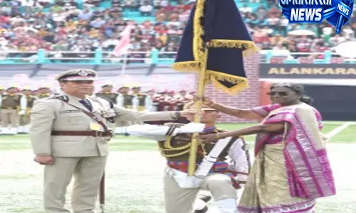 Sikkim Police को मिला सम्मान, राष्ट्रपति द्रौपदी मुर्मू ने सौंपी राष्ट्रपति का पुलिस रंग Sikkim Police को मिला सम्मान, राष्ट्रपति द्रौपदी मुर्मू ने सौंपी राष्ट्रपति का पुलिस रंग