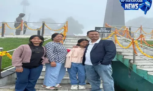 Manipur: खामोश चर्च और वीरान स्कूल के बीच रेव मनु थिउमाई की वापसी की उम्मीद कायम Manipur: खामोश चर्च और वीरान स्कूल के बीच रेव मनु थिउमाई की वापसी की उम्मीद कायम