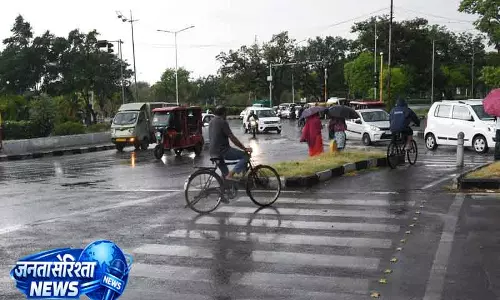 Chandigarh में बारिश से टूटी हीटवेव की पकड़, लोगों को राहत Chandigarh में बारिश से टूटी हीटवेव की पकड़, लोगों को राहत