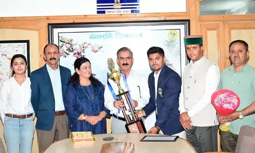 Shimla: कुराश कप में शानदार प्रदर्शन के बाद मुख्यमंत्री से मिले खिलाड़ी Shimla: कुराश कप में शानदार प्रदर्शन के बाद मुख्यमंत्री से मिले खिलाड़ी