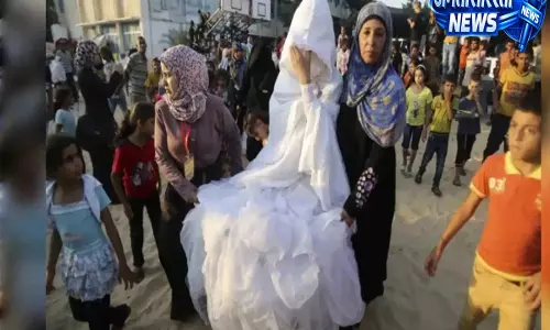 Gaza War के बीच बढ़े बाल विवाह के मामले, सुरक्षा और सहारे की तलाश में परिवार Gaza War के बीच बढ़े बाल विवाह के मामले, सुरक्षा और सहारे की तलाश में परिवार