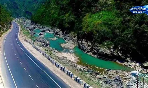 सुरक्षित यात्रा अभियान: Mandi हाईवे के किनारे अतिक्रमण हटाने की कार्रवाई शुरू