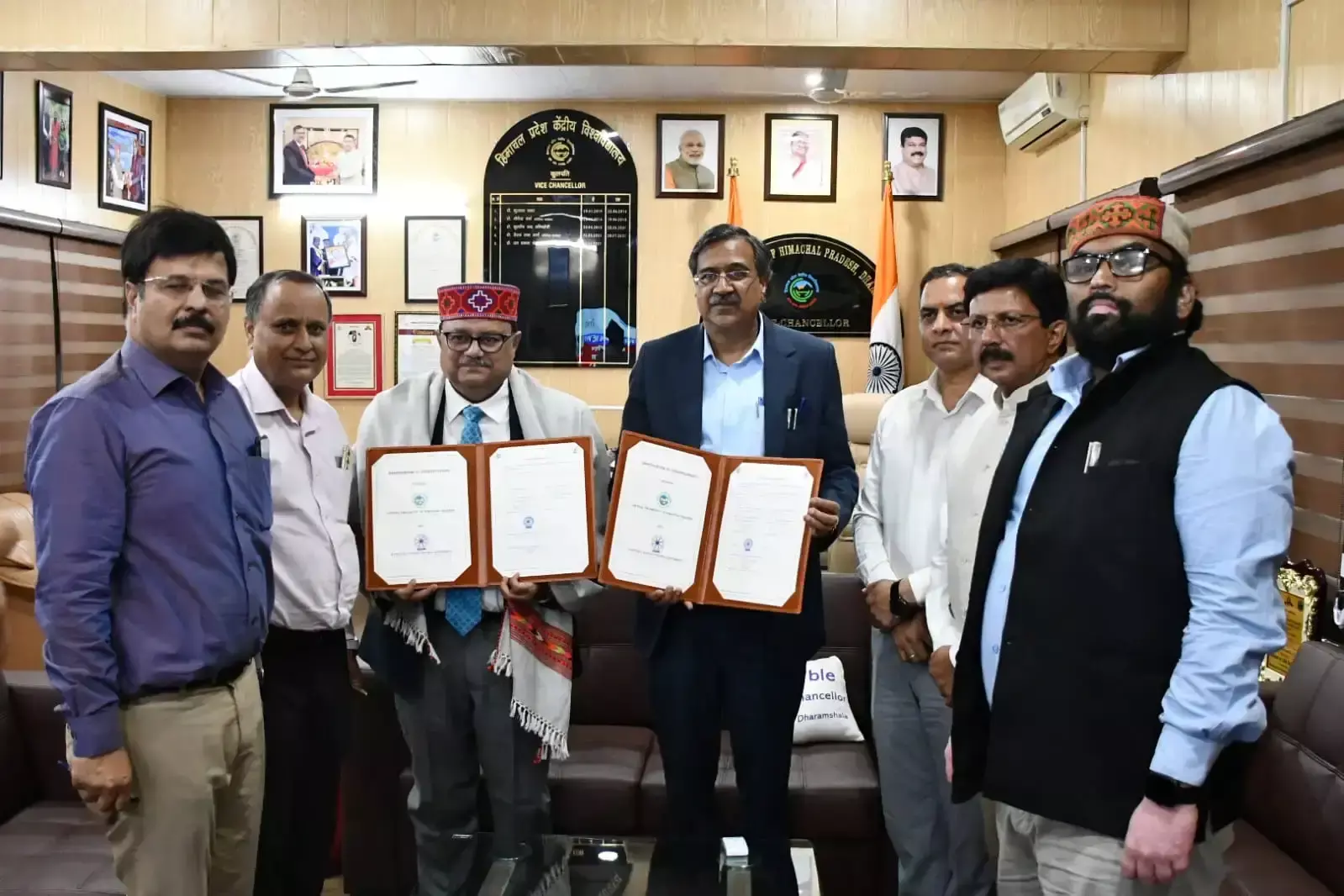 Dharamshala: एचपीसीयू और एमजीसीयू ने मिलाया हाथ, वैश्विक रैंकिंग सुधारने पर जोर