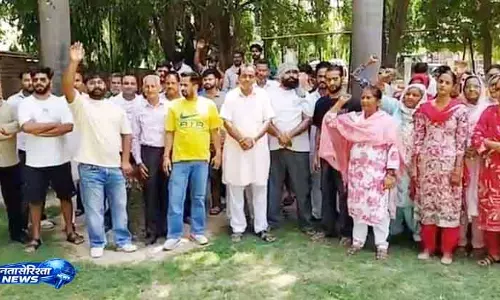 Lower Village टॉर्चर केस में कार्रवाई न होने पर ग्रामीण सड़कों पर उतरे