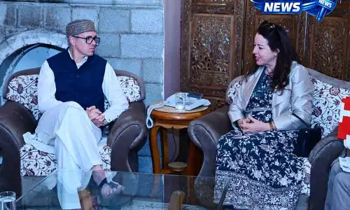 Srinagar उमर और स्विस राजदूत ने सहयोग के मौकों पर चर्चा की Srinagar उमर और स्विस राजदूत ने सहयोग के मौकों पर चर्चा की
