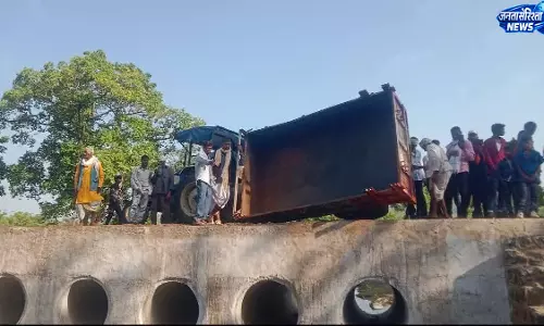 Anuppur : श्रद्धालुओं से भरी ट्रैक्टर-ट्रॉली पलटी, 6 की मौत, 22 घायल