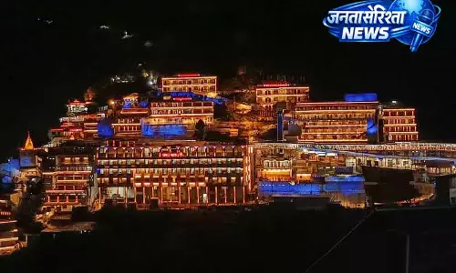 Jammu मध्य प्रदेश सीएम ने वैष्णो देवी मंदिर का किया दौरा Jammu मध्य प्रदेश सीएम ने वैष्णो देवी मंदिर का किया दौरा