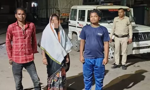 पेट्रोलिंग टीम ने भटकी हुई मानसिक रोगी महिला को परिजनों से मिलाया पेट्रोलिंग टीम ने भटकी हुई मानसिक रोगी महिला को परिजनों से मिलाया